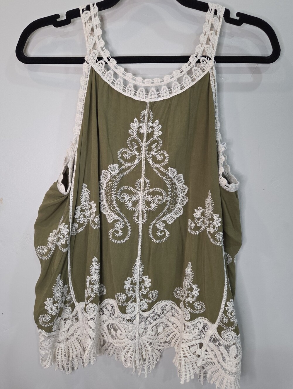 Ultra Pink Boho Embroidered Tank Top Size Large Green & Cream Crochet Lace - Picture 2 of 7